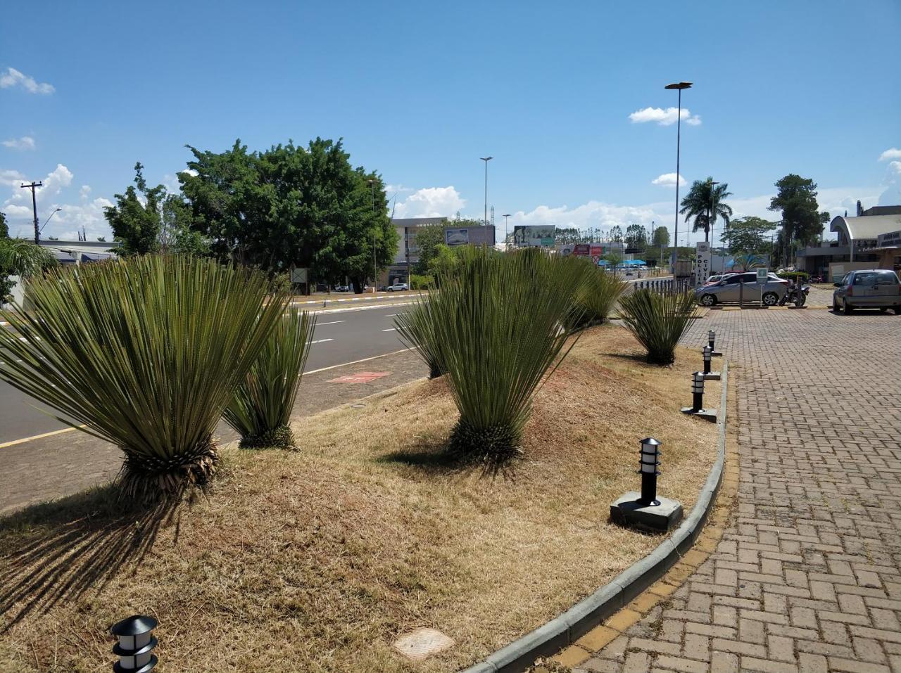 Hotel Ibis Lins Exterior photo